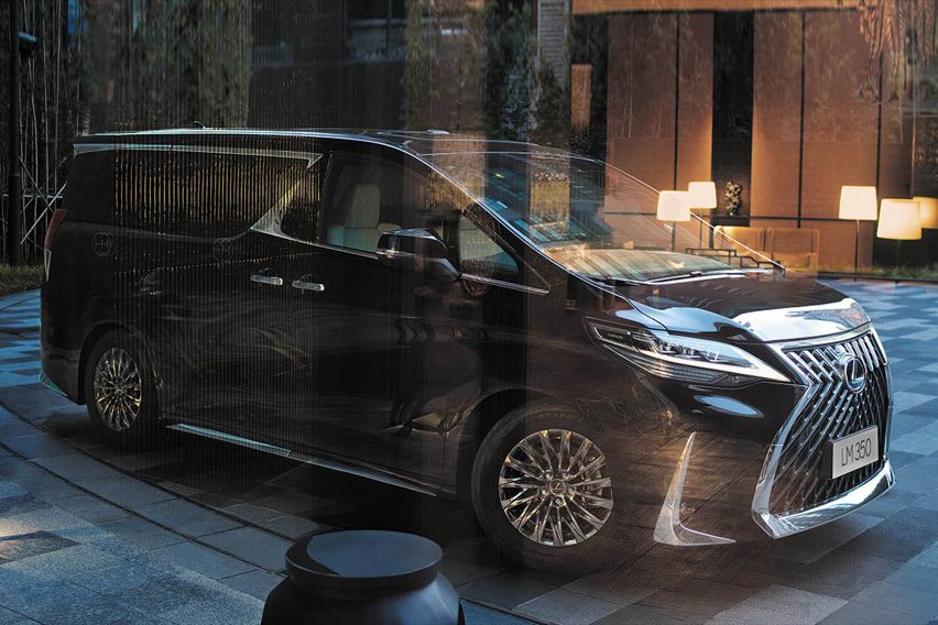 2021 Lexus LM 350 specs