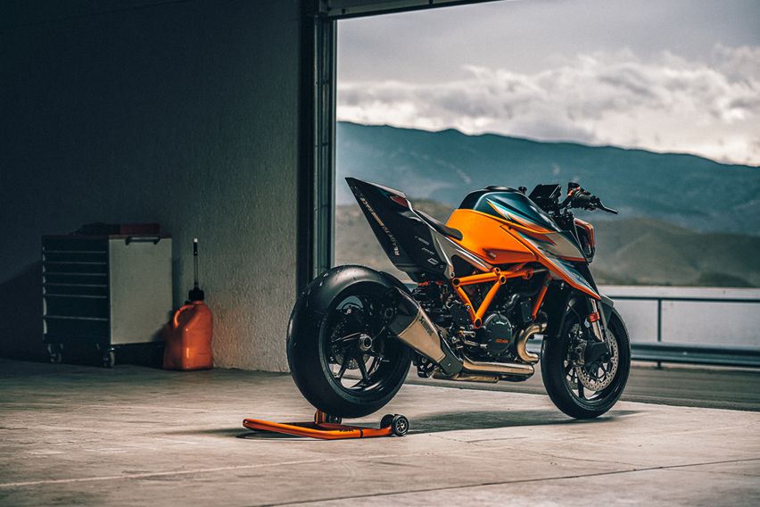 KTM 1290 Super Duke RR specs