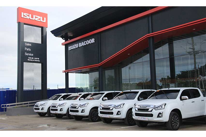 Isuzu turns over 8 D-Max RZ4E units to Castrol PH