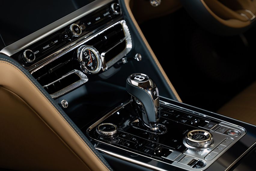 2021 Bentley Flying Spur V8 details