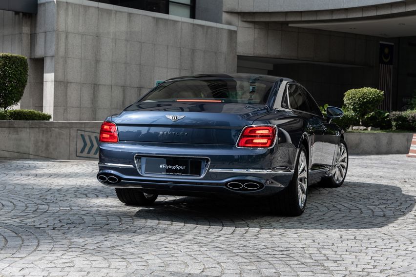 2021 Bentley Flying Spur rear V8