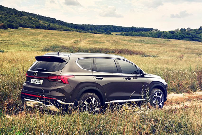 2021 Hyundai Santa Fe side