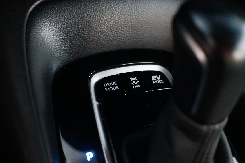 2019 Toyota Corolla Altis Shifter with drive mode