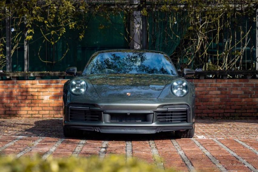 Porsche 911 Turbo S front