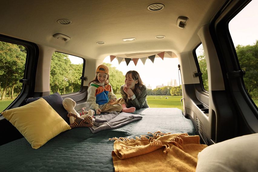 2021 Hyundai Staria cabin