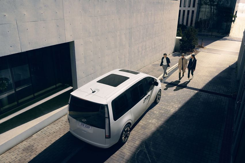 2021 Hyundai Staria rear