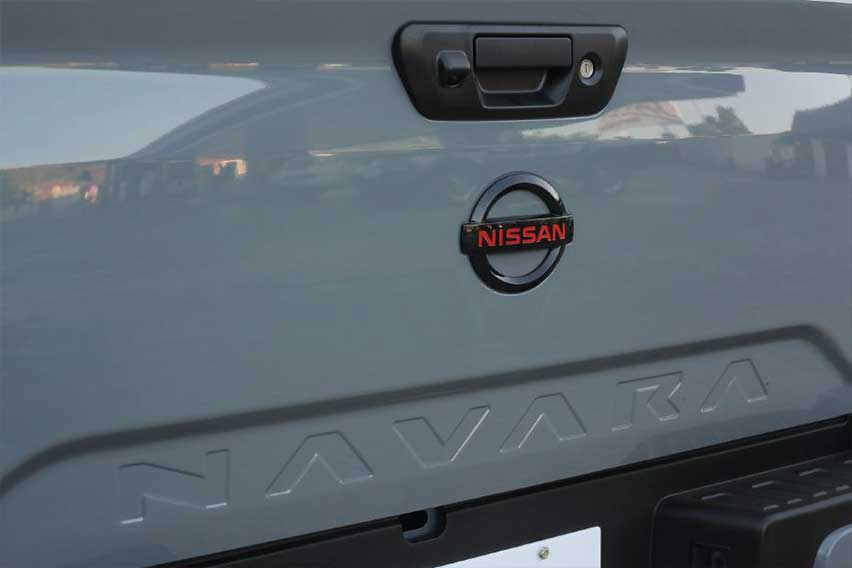 Nissan Navara emblem