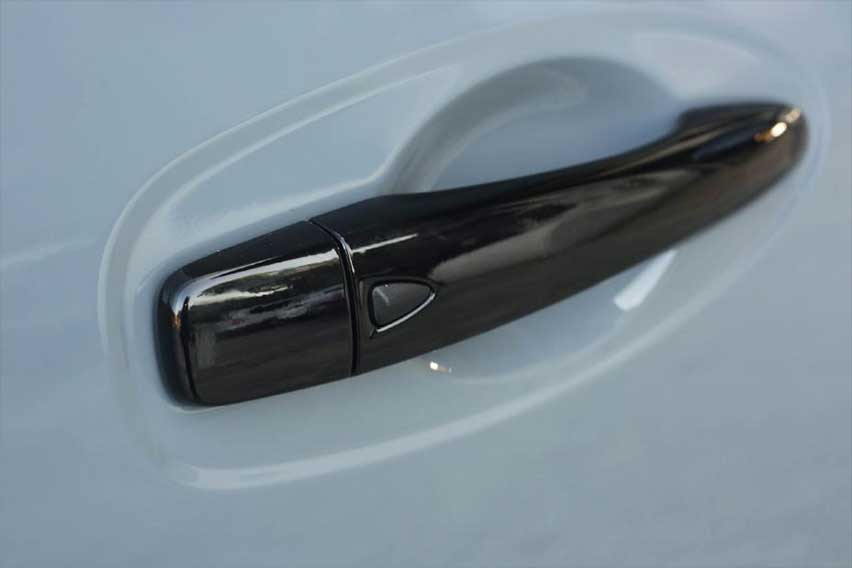 Nissan Navara door handle