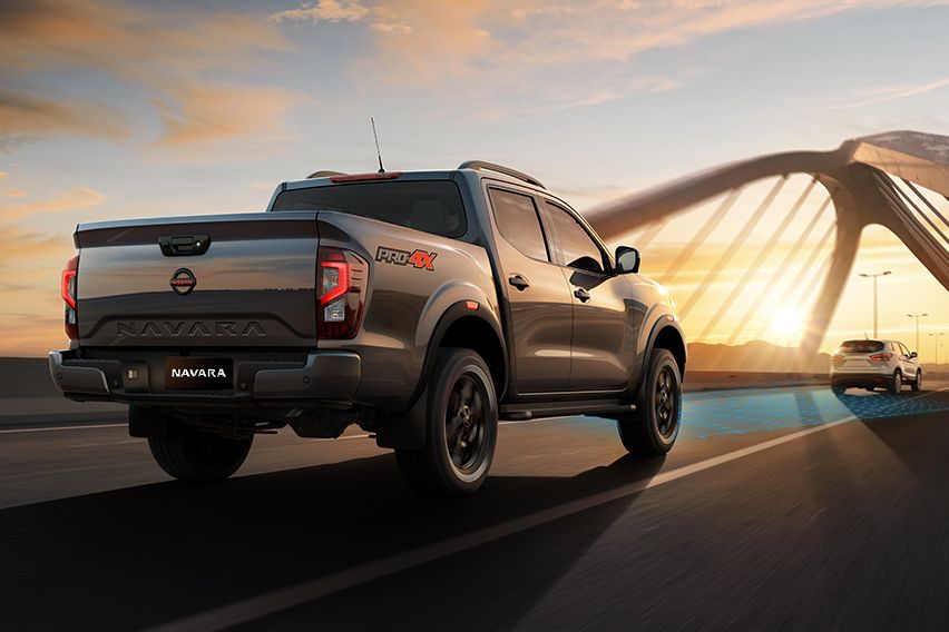 2021 Nissan Navara rear