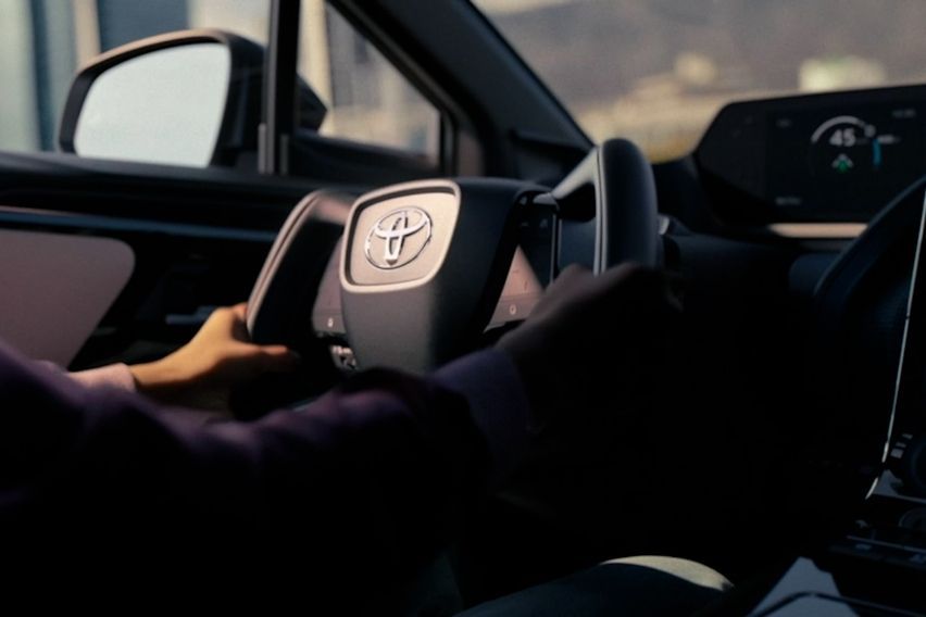 Toyota-bZ4X-Concept-SUV-Driving-Position