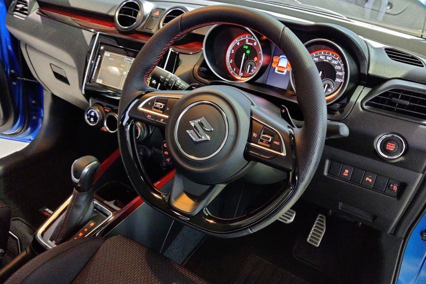 2021 Suzuki Swift Sport cabin