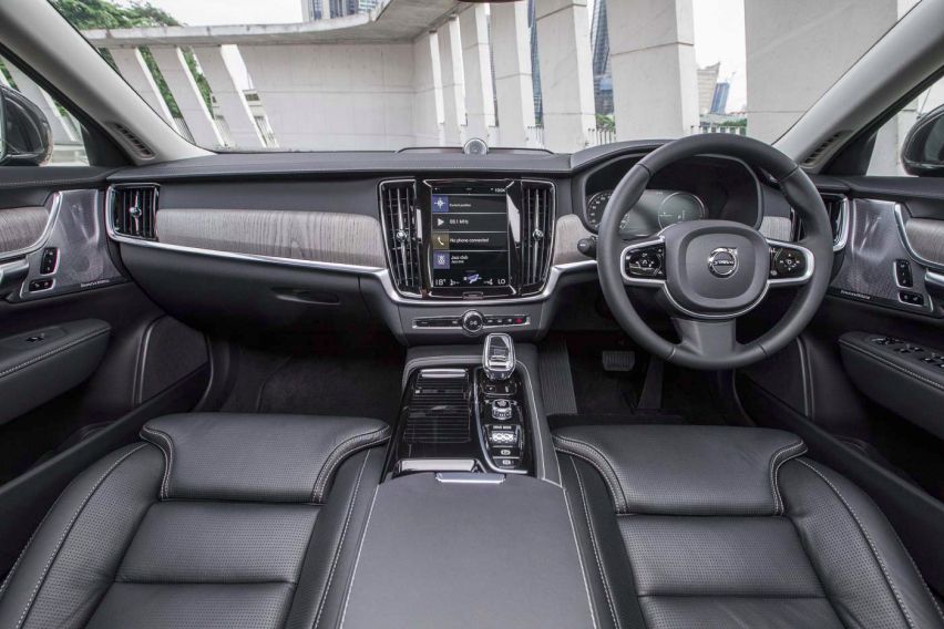 2021 Volvo S90 cabin