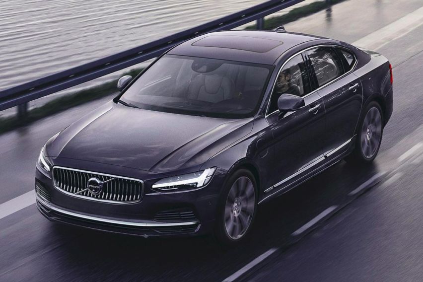 2021 Volvo S90 front
