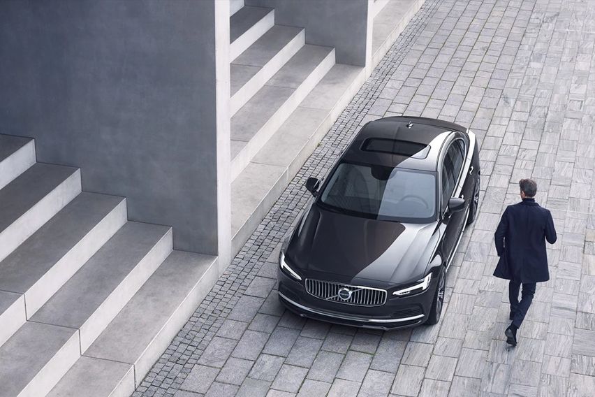 2021 Volvo S90 exterior