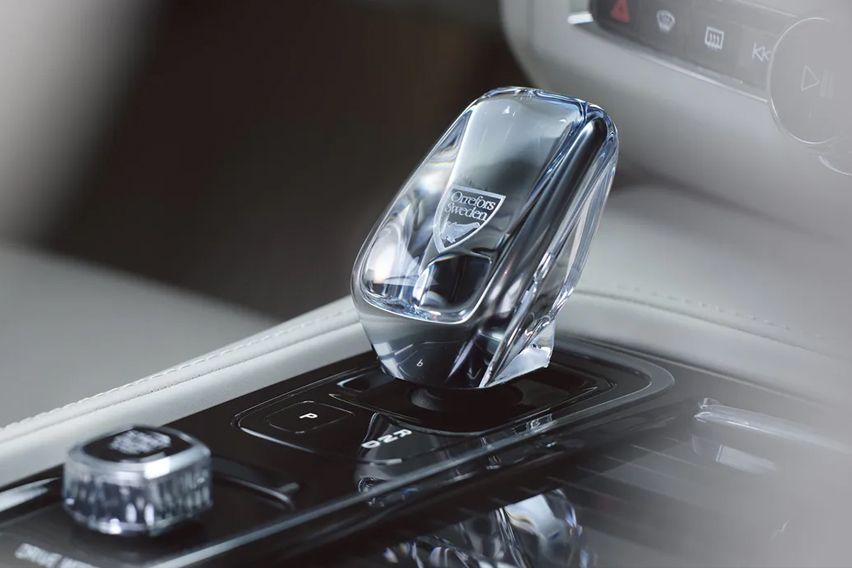 2021 Volvo S90 gear knob