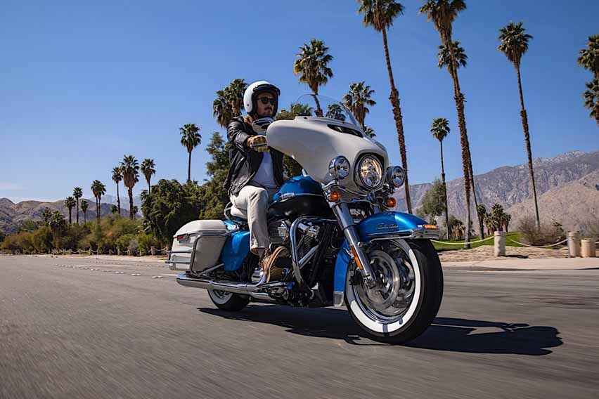 Harley-Davidson Electra Glide Revival front