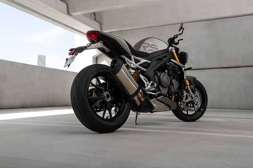 2021 Triumph Speed Triple 1200 RS details
