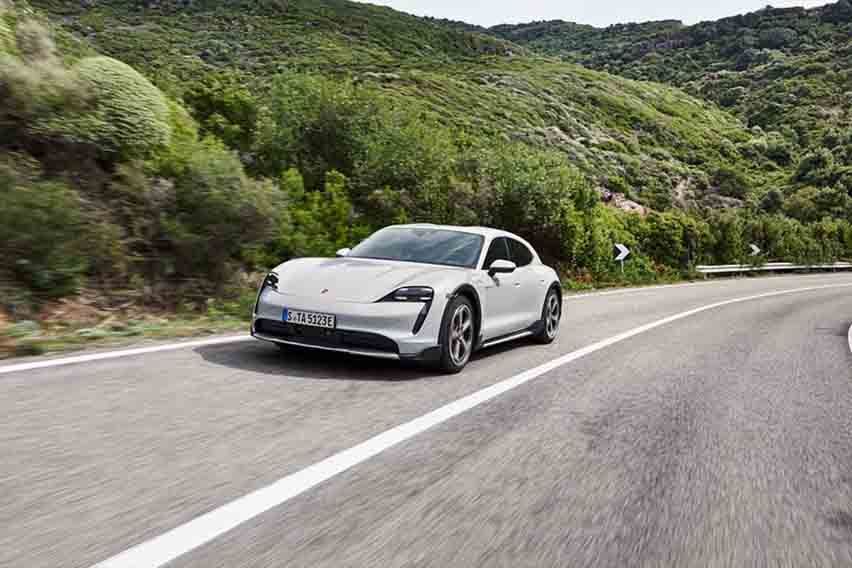 Porsche Taycan front