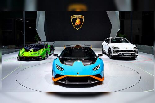 Lamborghini Essenza SCV12 dan Huracan STO jadi Bintang Panggung di Shanghai Auto Show