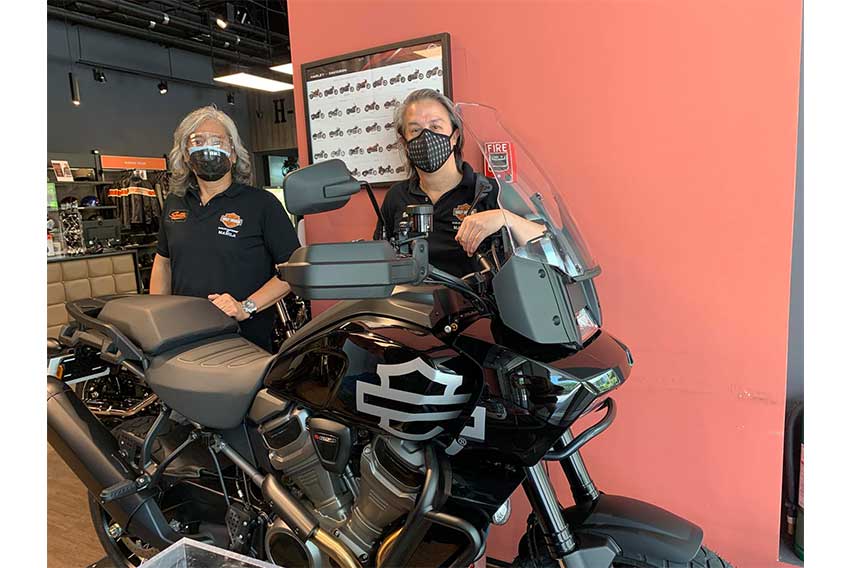 Harley-Davidson of Manila Assistant Vice President Jay Bautista and Harley-Davidson of Manila BG Branch Manager Bernie Ledesma