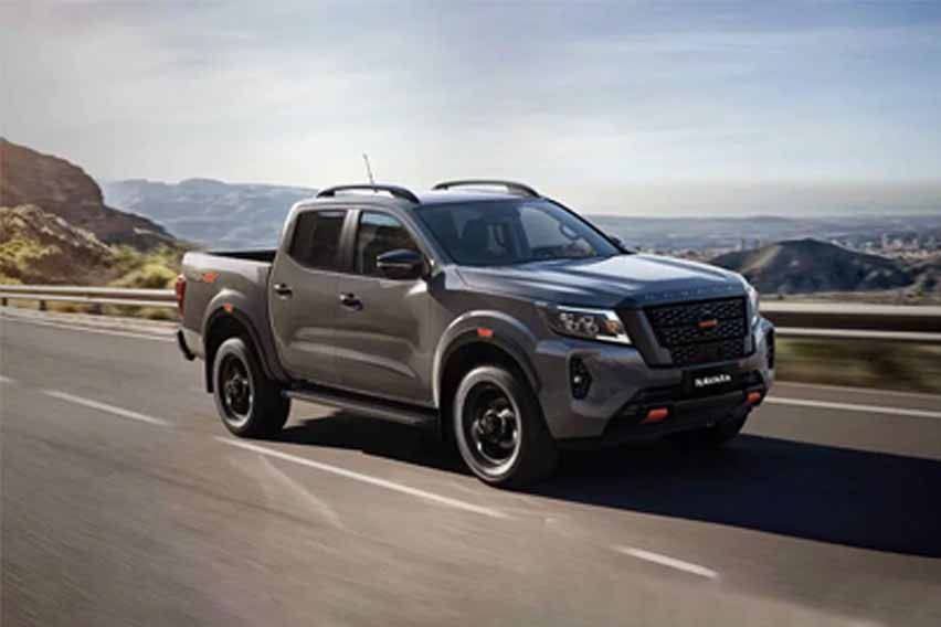 Nissan Navara front