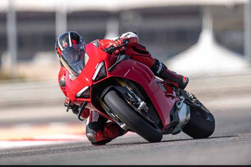 Ducati tells how to ‘sharpen’ the Panigale V4 via ‘Tech Talks’