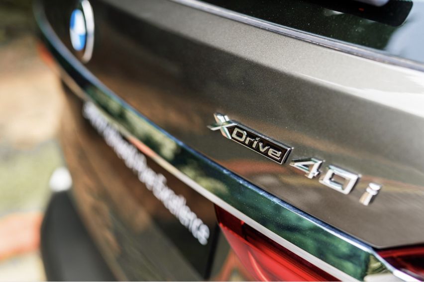 2021 BMW X7 CKD rear