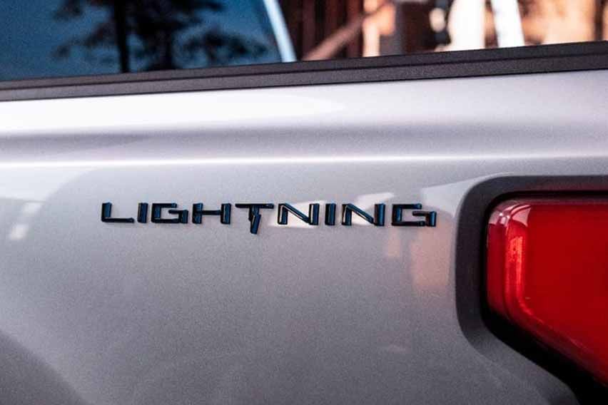 Ford F-150 Lightning side
