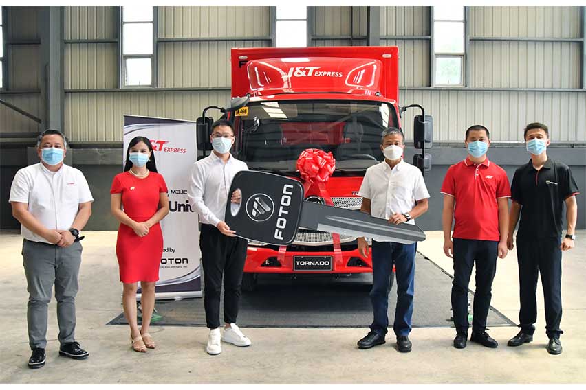 Foton PH turns over 500th unit for J&T Express