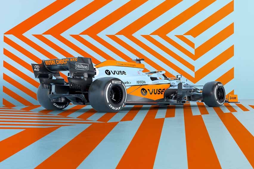 McLaren MCL35M in retro livery