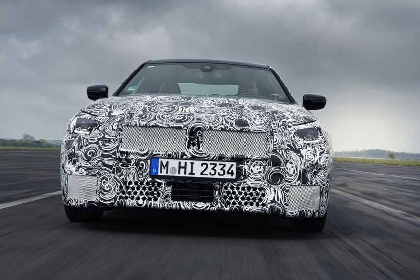 2022 BMW 2 Series Coupe front