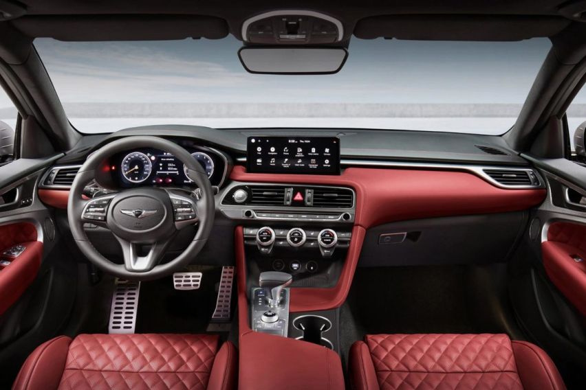 G70 Shooting Brake interior