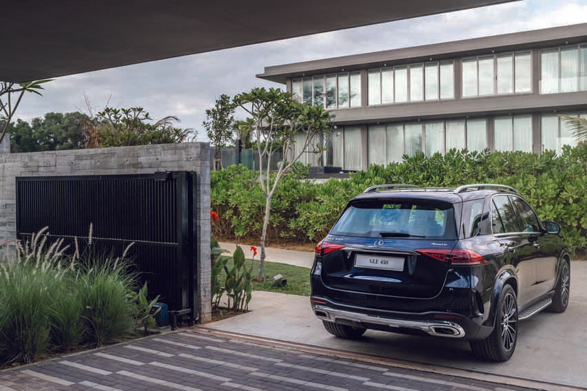 Mercedes-Benz GLE 450 4MATIC AMG Line rear image