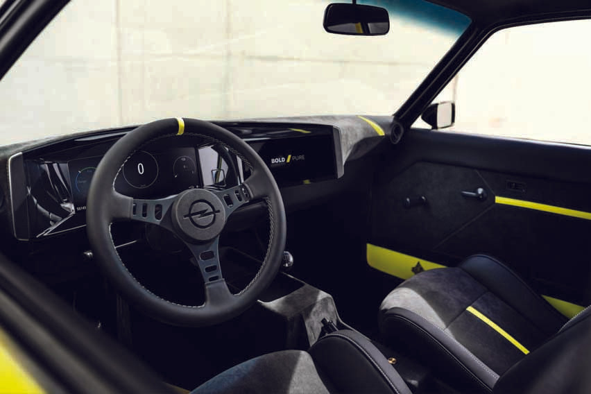 Opel Manta GSe interior