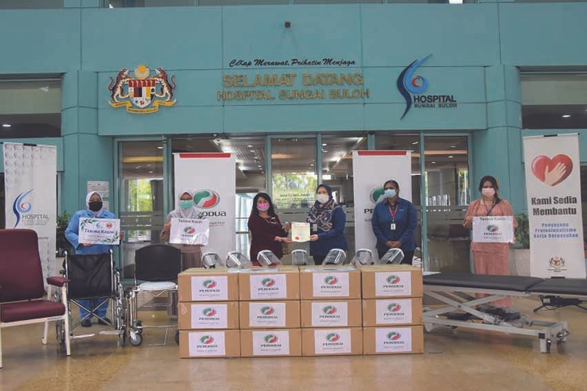 Perodua extends a helping hand, contributes medical supplies to hospital