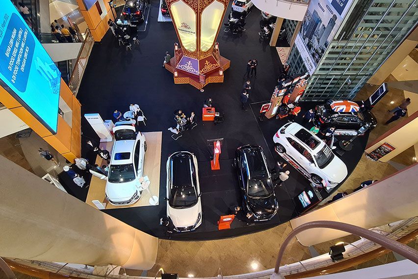 OTO Mall Exhibition Sambangi Mall Kelapa Gading, Banyak Pilihan Mobil Baru