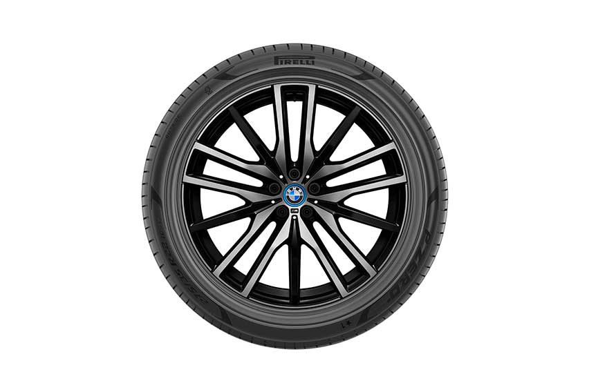 BMW 22-inch P Zero * tire 