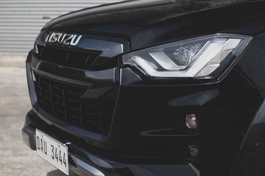 2021 Isuzu D-Max headlamps