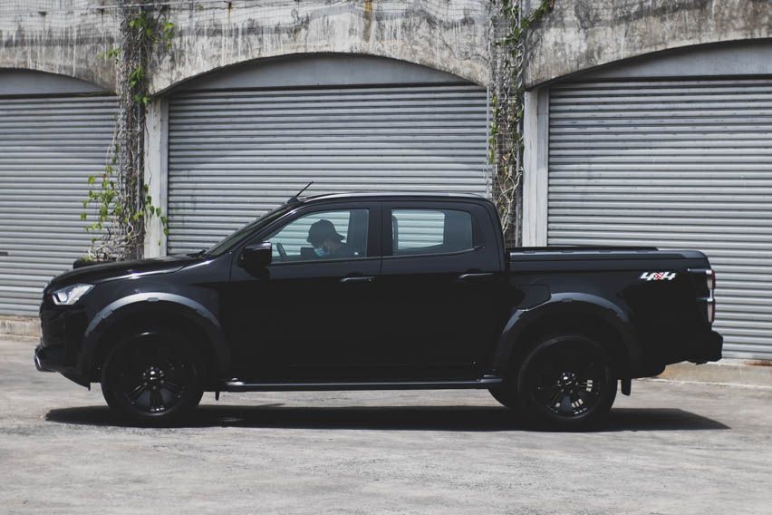 2021 Isuzu D-Max side profile