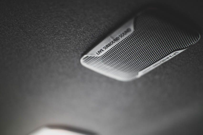 2021 Isuzu D-Max overhead speaker