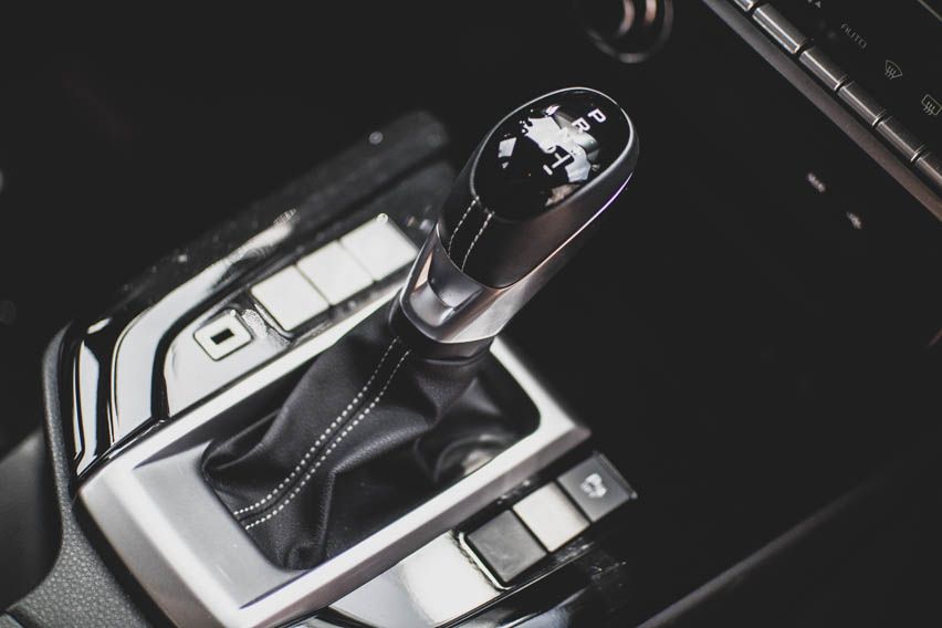 2021 Isuzu D-Max Shifter