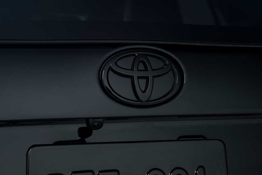 Toyota Prius Nightshade