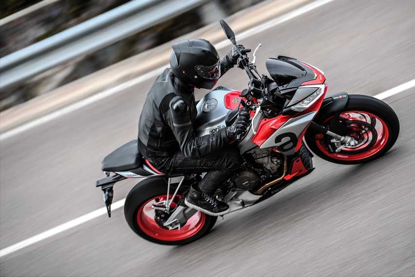 Aprilia Tuono 660 specs