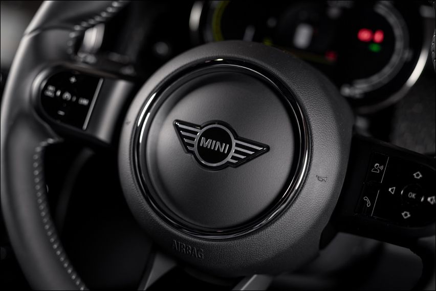 2021 MINI Electric safety