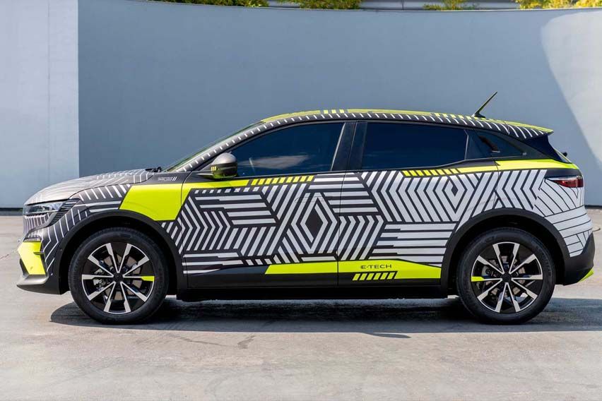 Renault Megane E-Tech side