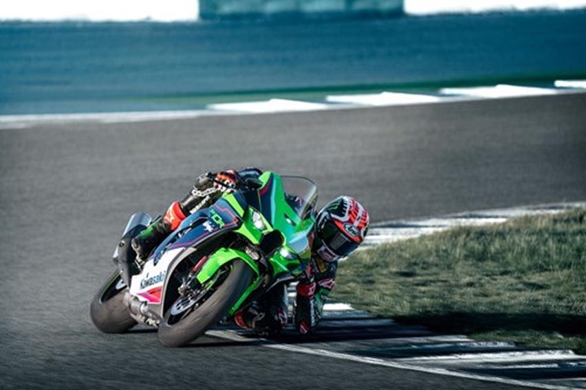 Kawasaki Ninja ZX-10R front