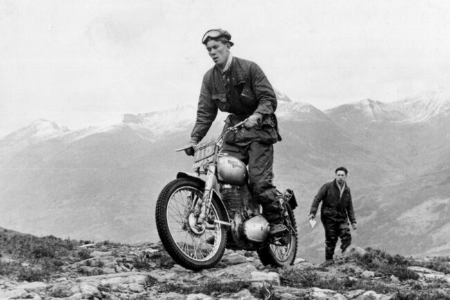 2021/06/History-Sejarah-Royal_Enfield-Johnny-Brittain-In-the-1952-Scottish-Six-Days-Trial.jpg