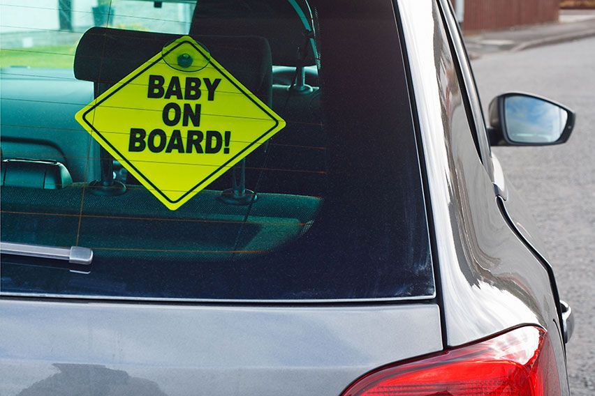 5 Tips to Safely Carry a Baby When Traveling Long distances by Car
