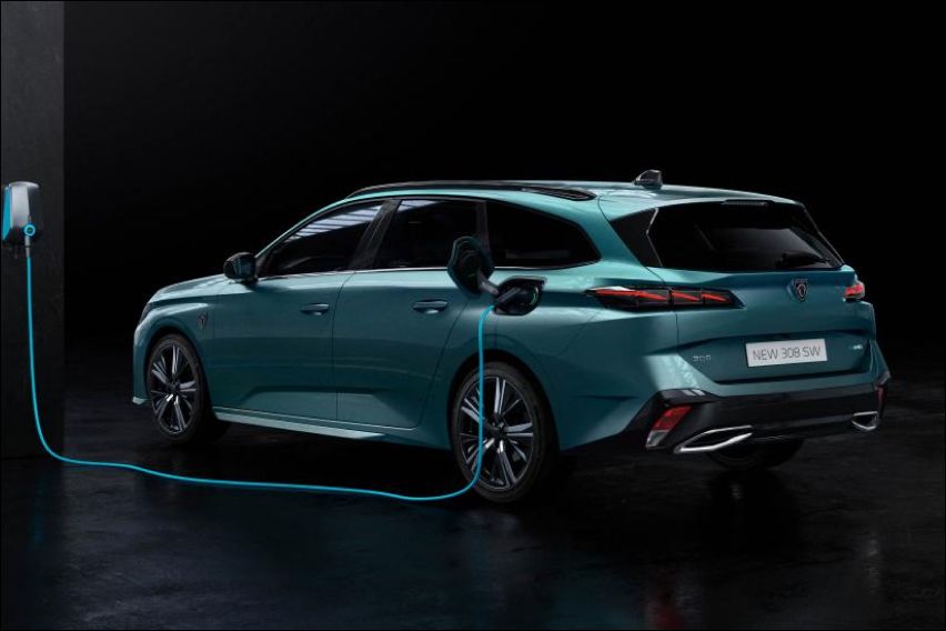 2022 Peugeot 308 SW powertrain