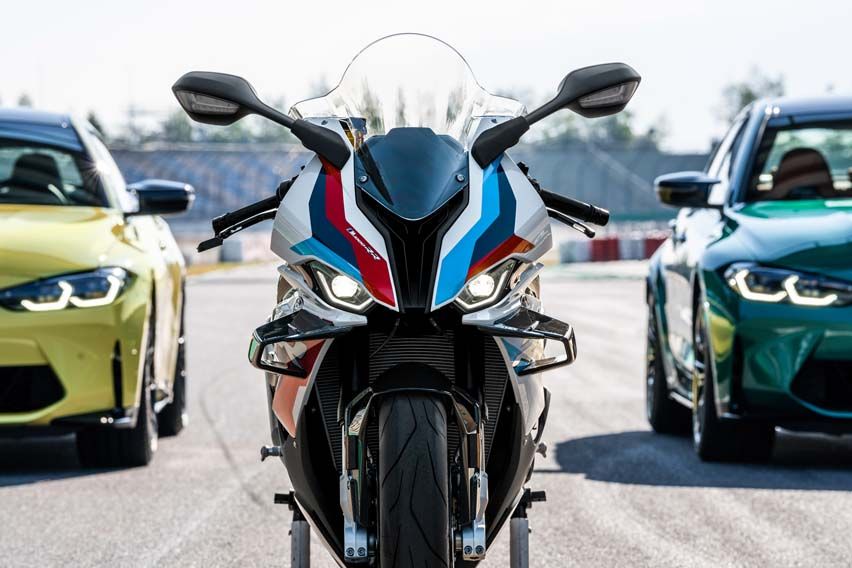 BMW M 1000 RR details